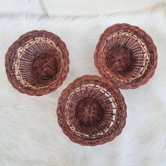 Round Woven Wicker Baskets Primitive Country Cottage Set Of 3 - Picture 1 of 3